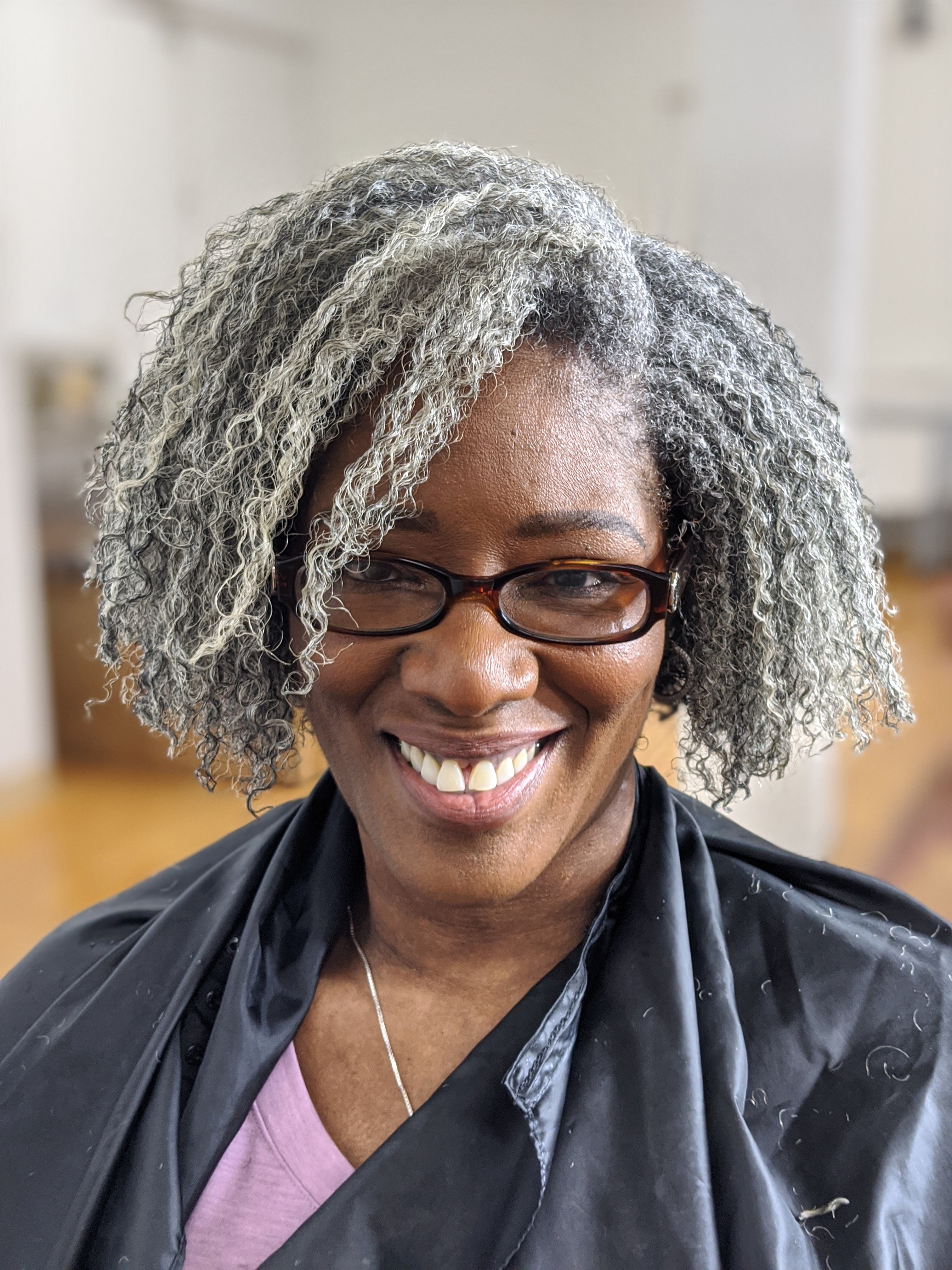 7 Key Tips to Optimize The Health of Your Gray Hair