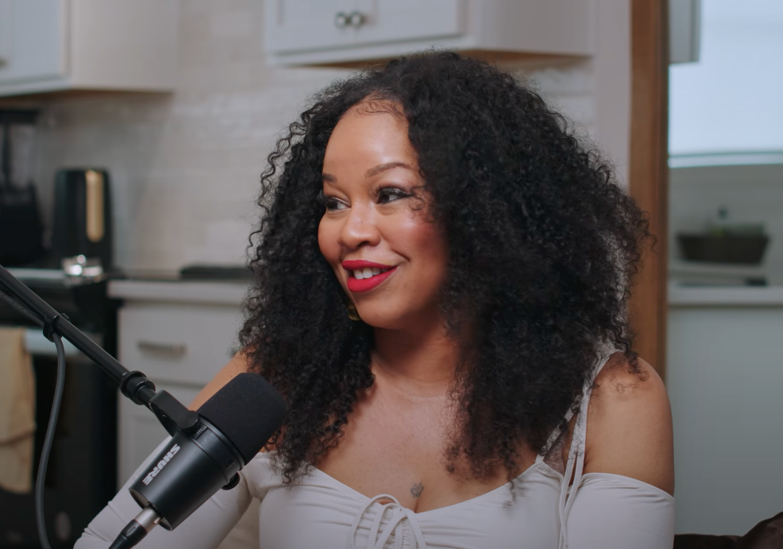 Ep. 20 Content Creator  After 40 | Become A Solo-preneurer and Spend More Time With Your Family With Trina Small